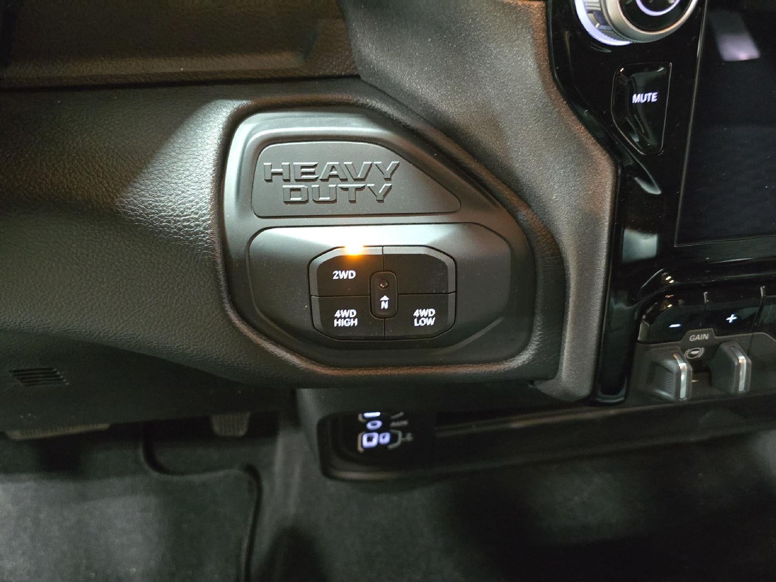 2026 RAM 3500 RAM 3500 TRADESMAN CREW CAB 4X4 6'4' BOX