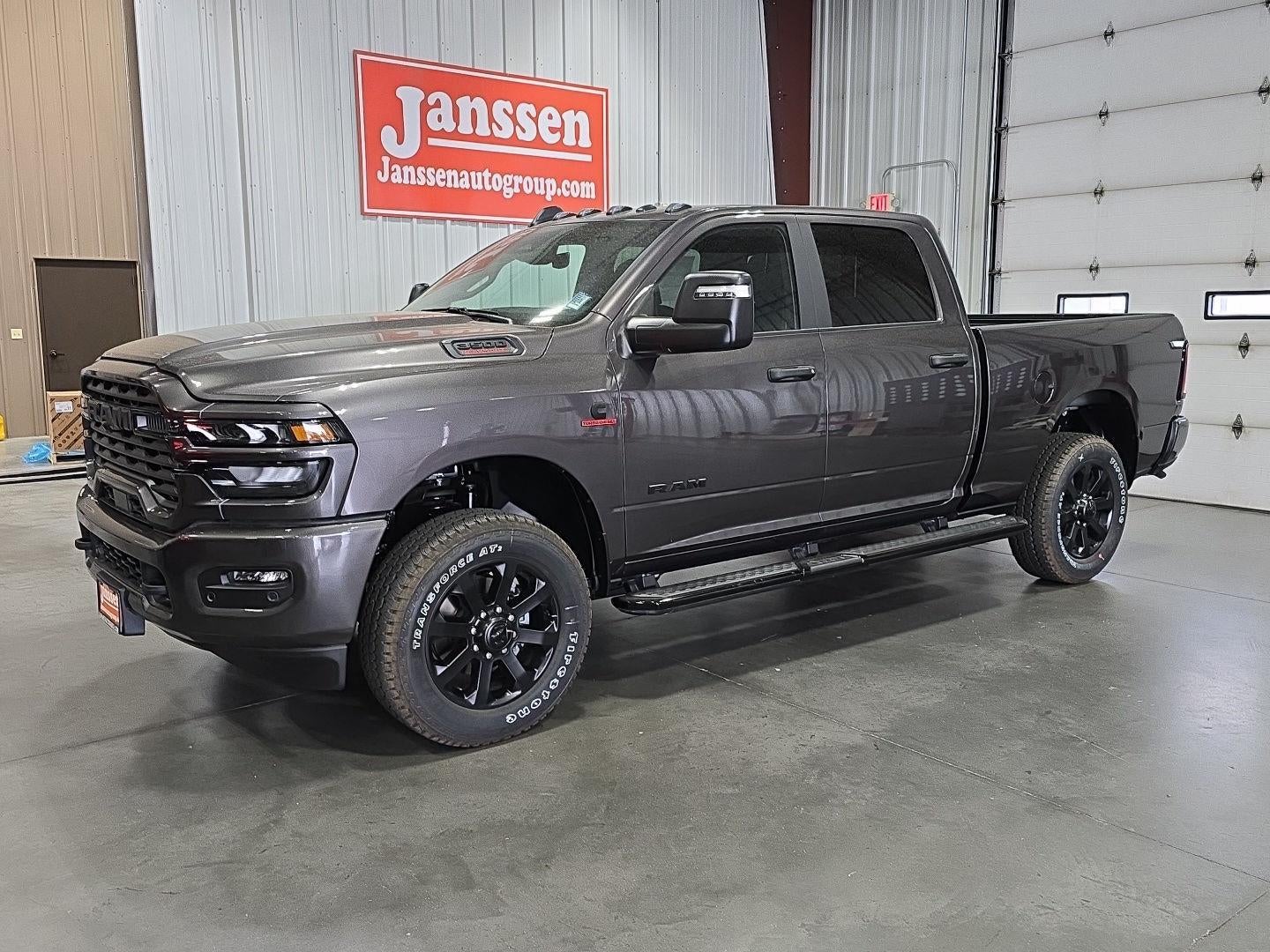 2026 RAM 3500 RAM 3500 BIG HORN CREW CAB 4X4 6'4' BOX