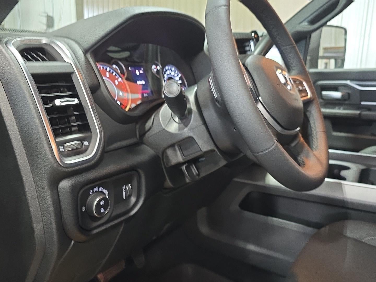 2026 RAM 3500 RAM 3500 BIG HORN CREW CAB 4X4 6'4' BOX