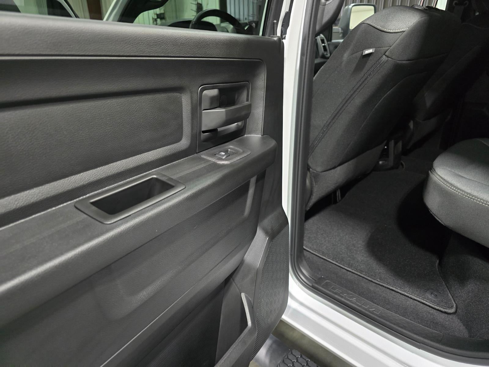 2026 RAM 3500 RAM 3500 TRADESMAN CREW CAB 4X4 8' BOX