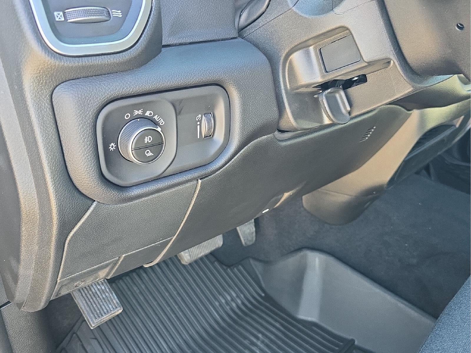 2027 RAM 3500 RAM 3500 BIG HORN CREW CAB 4X4 8' BOX