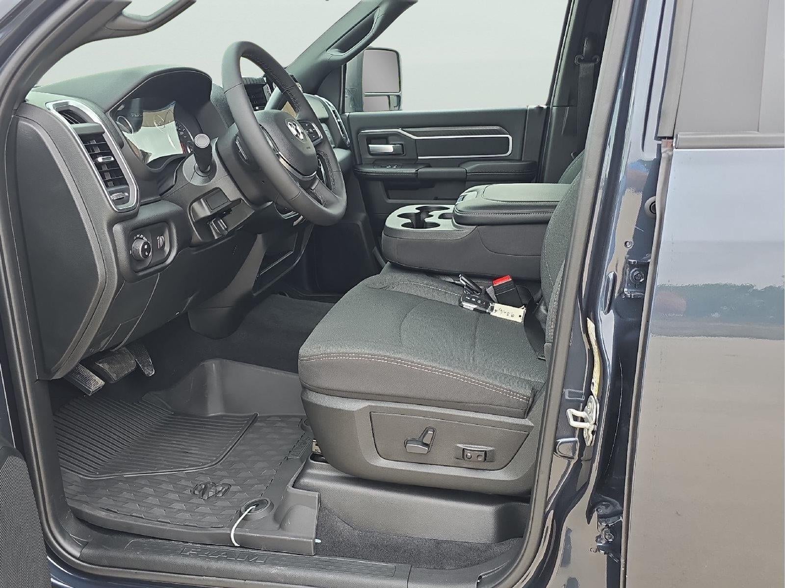 2027 RAM 3500 RAM 3500 BIG HORN CREW CAB 4X4 8' BOX