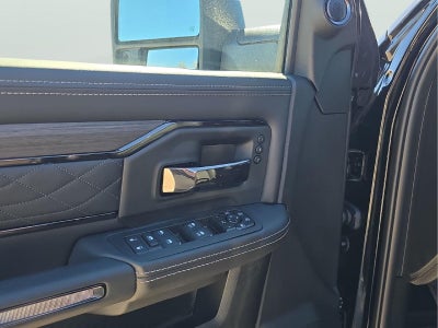 2027 RAM 3500 RAM 3500 LIMITED MEGA CAB 4X4 6'4' BOX