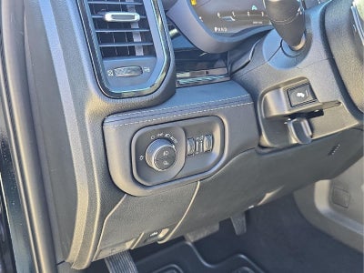 2027 RAM 3500 RAM 3500 LIMITED MEGA CAB 4X4 6'4' BOX