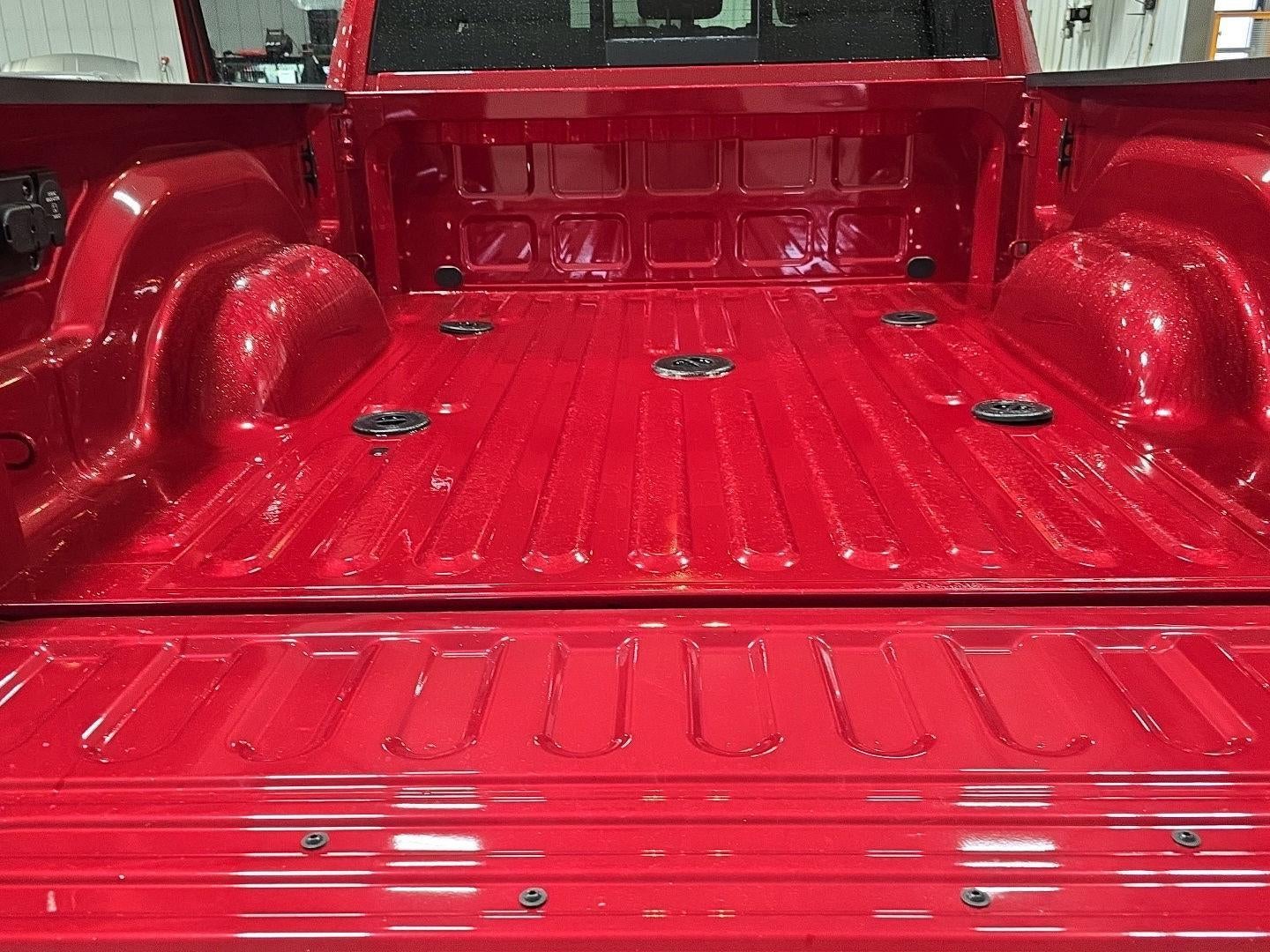 2026 RAM 2500 RAM 2500 BLACK EXPRESS CREW CAB 4X4 6'4' BOX