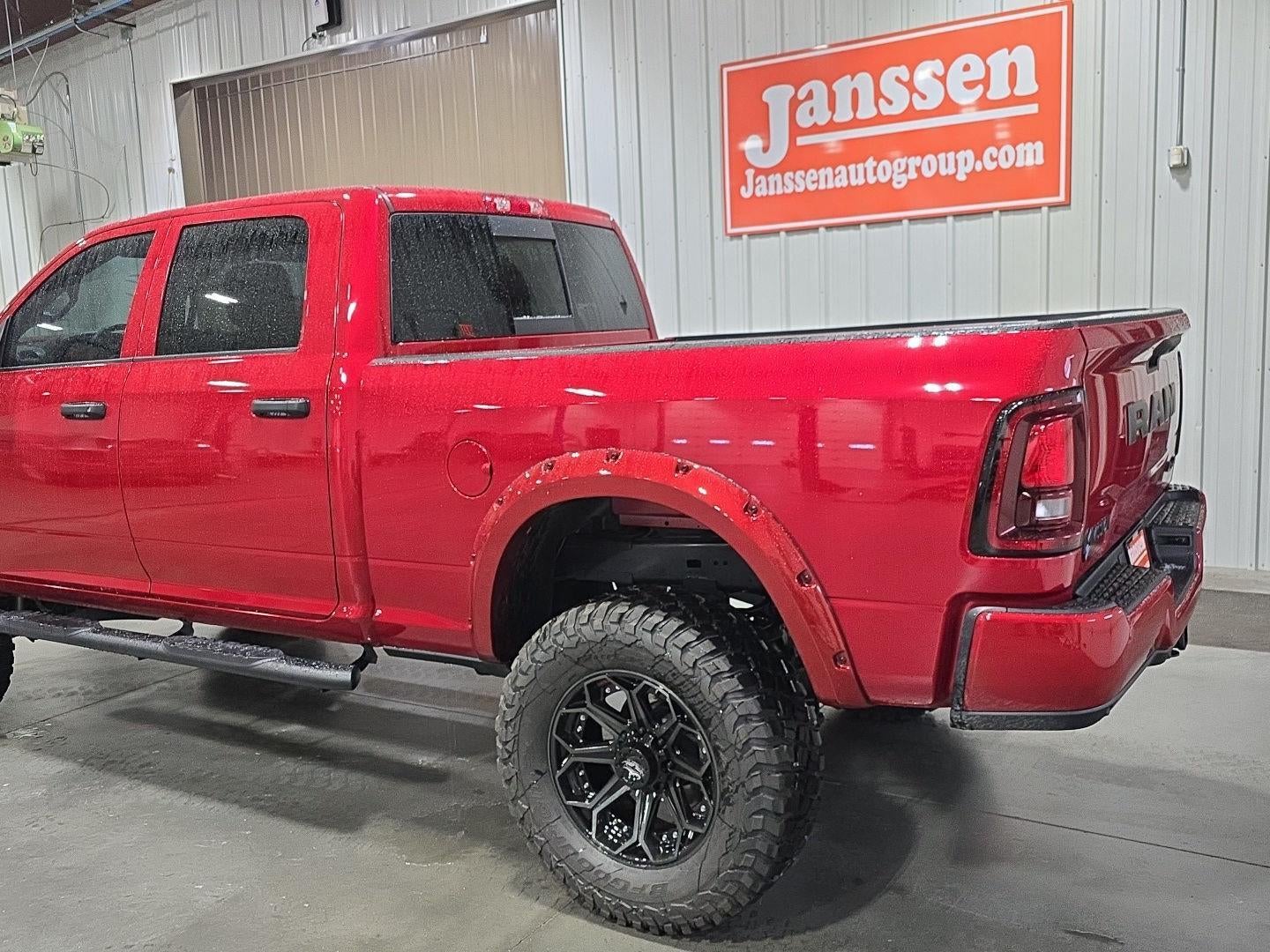 2026 RAM 2500 RAM 2500 BLACK EXPRESS CREW CAB 4X4 6'4' BOX