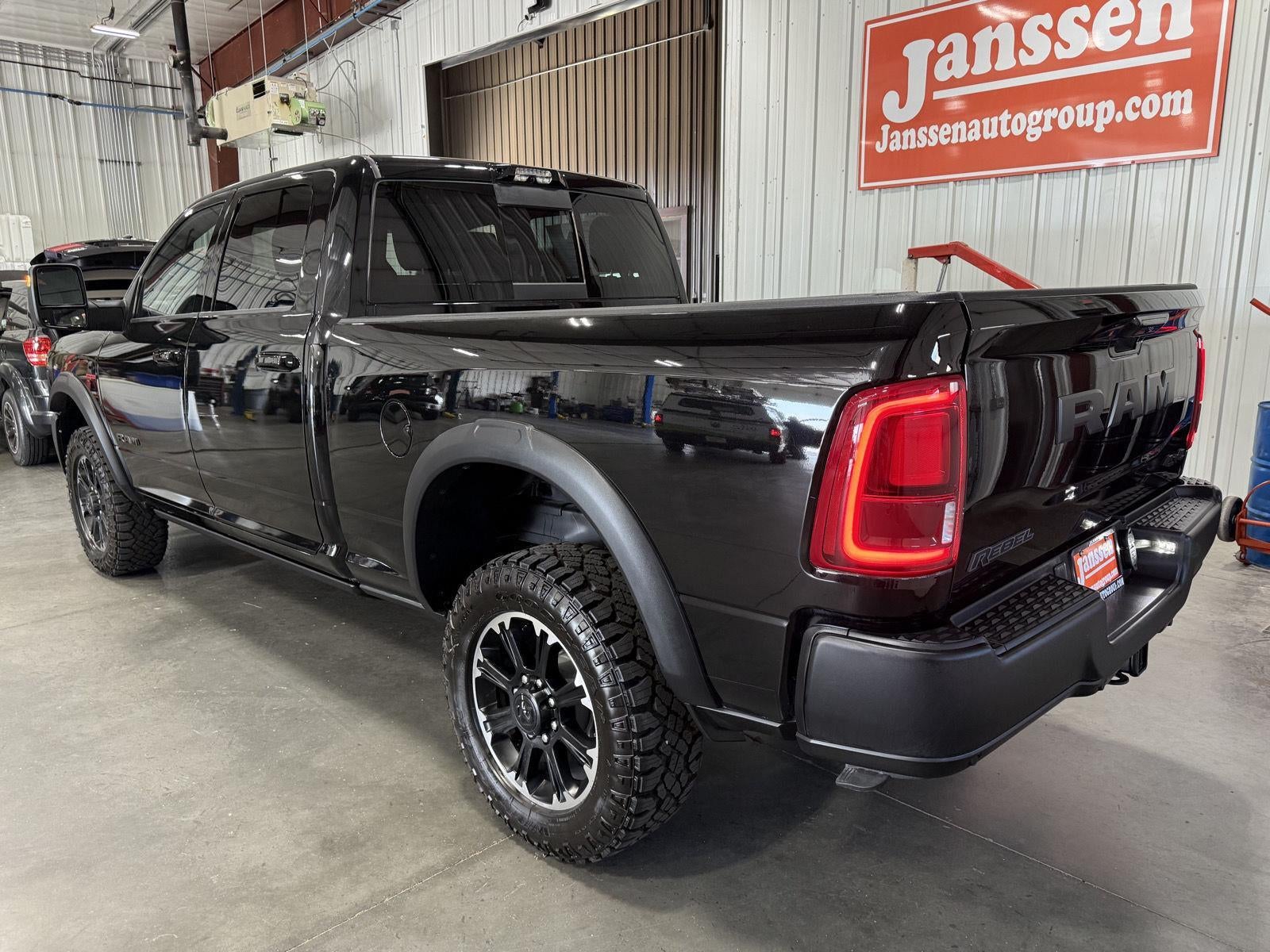 2025 RAM 2500 RAM 2500 REBEL CREW CAB 4X4 6'4' BOX