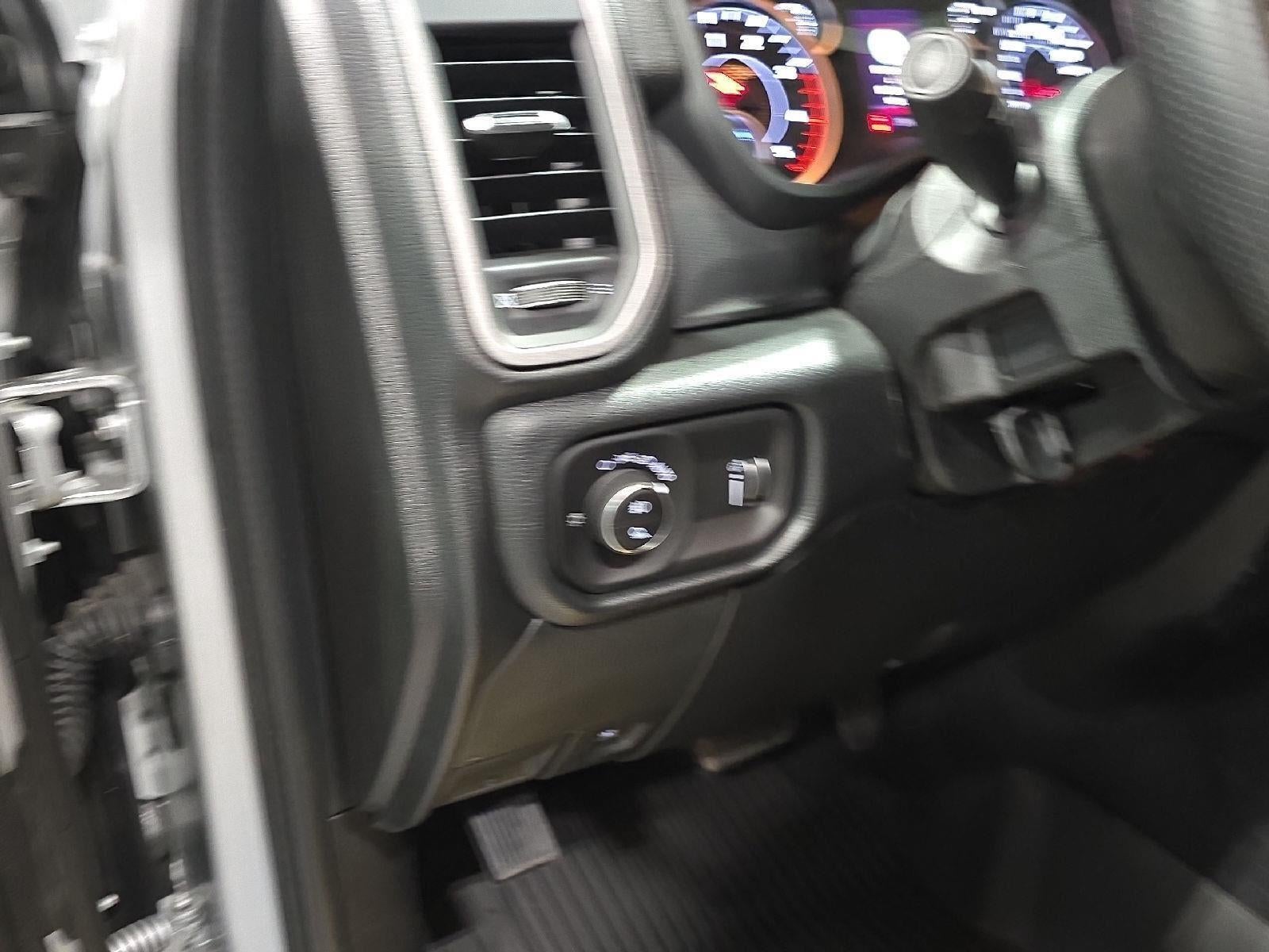 2026 RAM 3500 RAM 3500 TRADESMAN CREW CAB 4X4 8' BOX