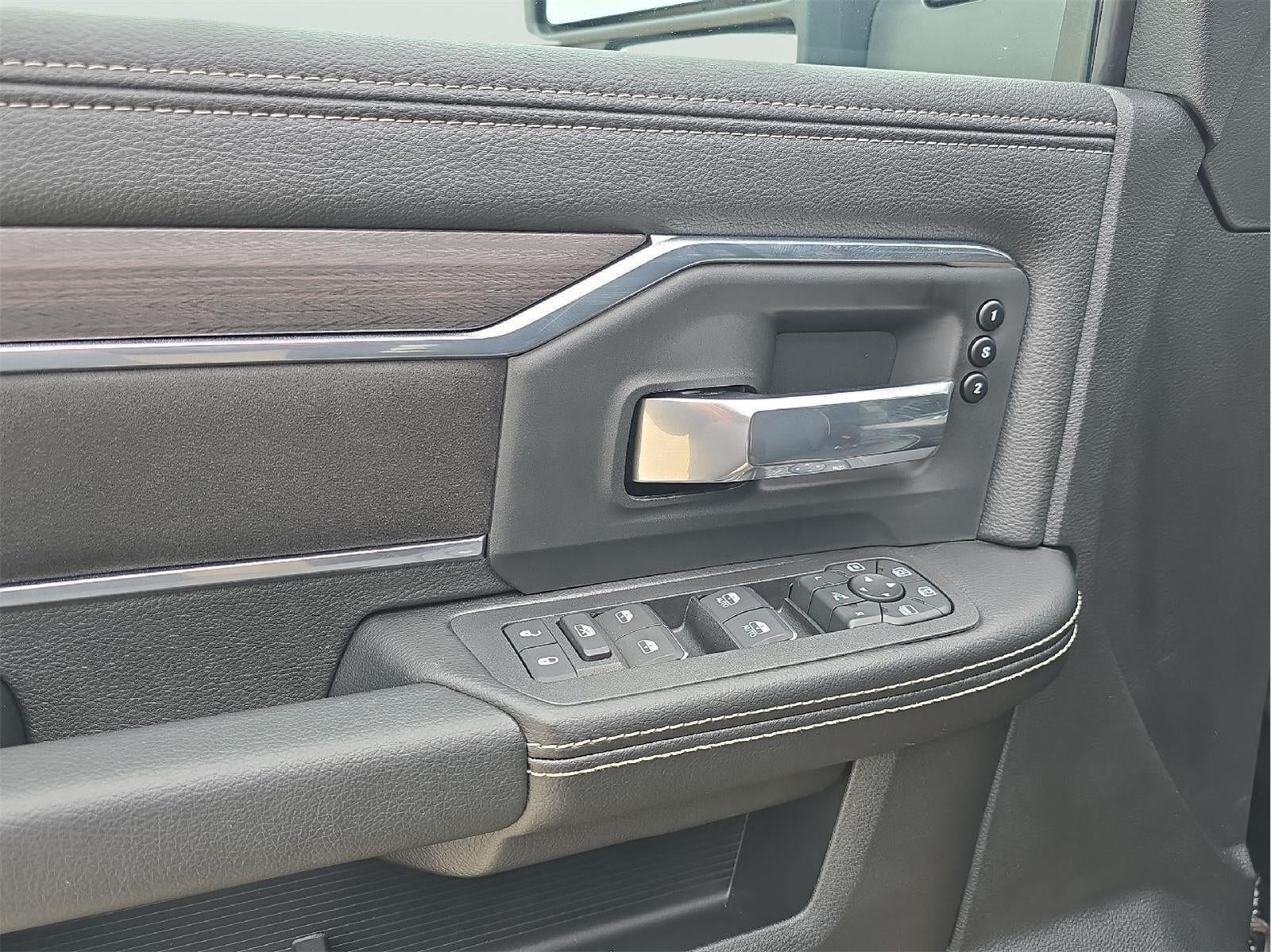 2026 RAM 3500 RAM 3500 LARAMIE CREW CAB 4X4 8' BOX