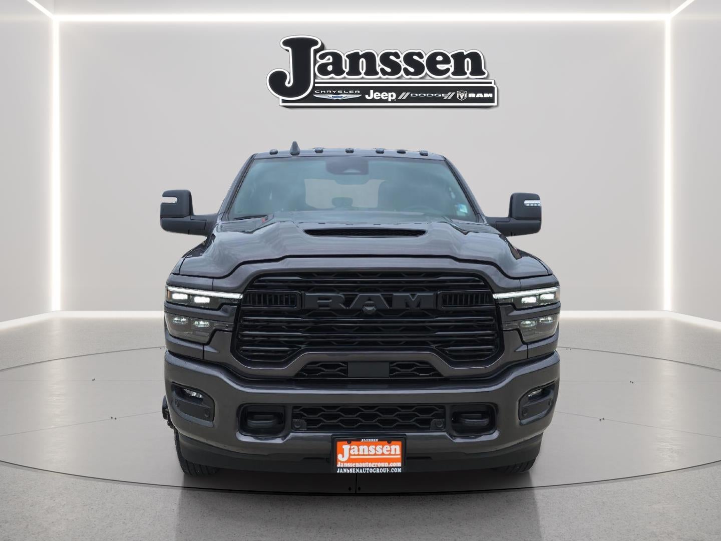 2026 RAM 3500 RAM 3500 LARAMIE CREW CAB 4X4 8' BOX