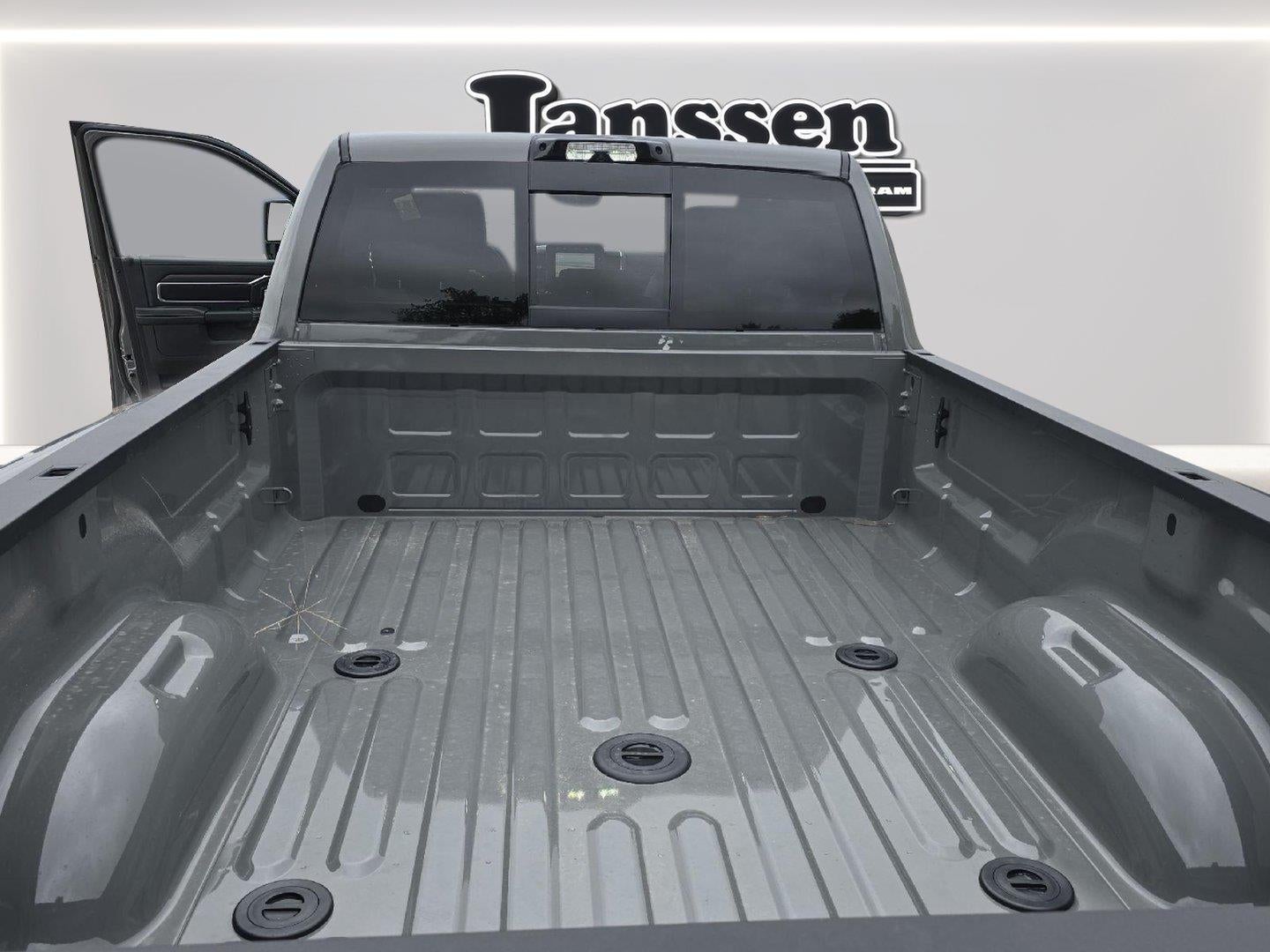 2027 RAM 3500 RAM 3500 LARAMIE CREW CAB 4X4 8' BOX