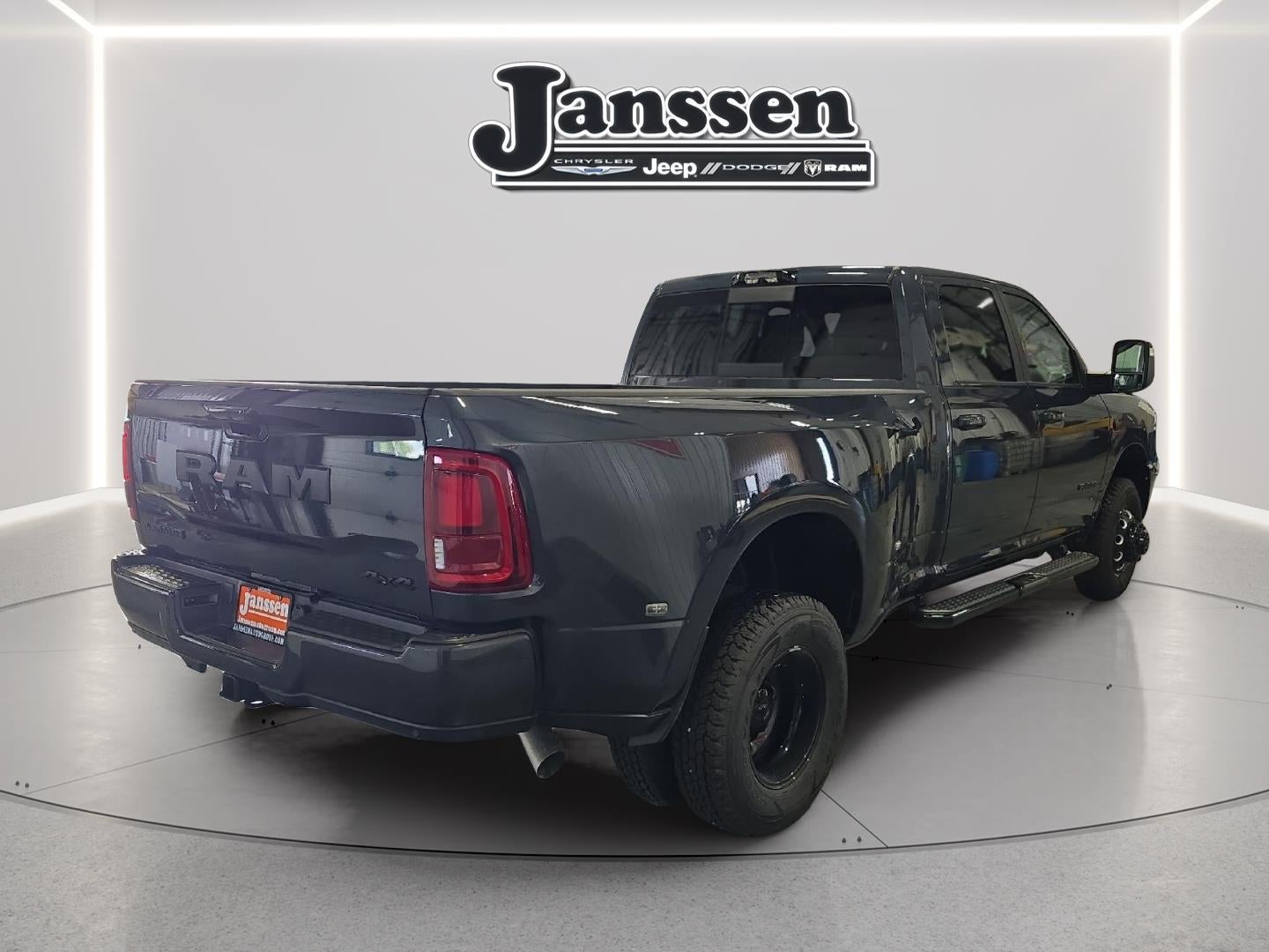 2026 RAM 3500 RAM 3500 LARAMIE CREW CAB 4X4 8' BOX