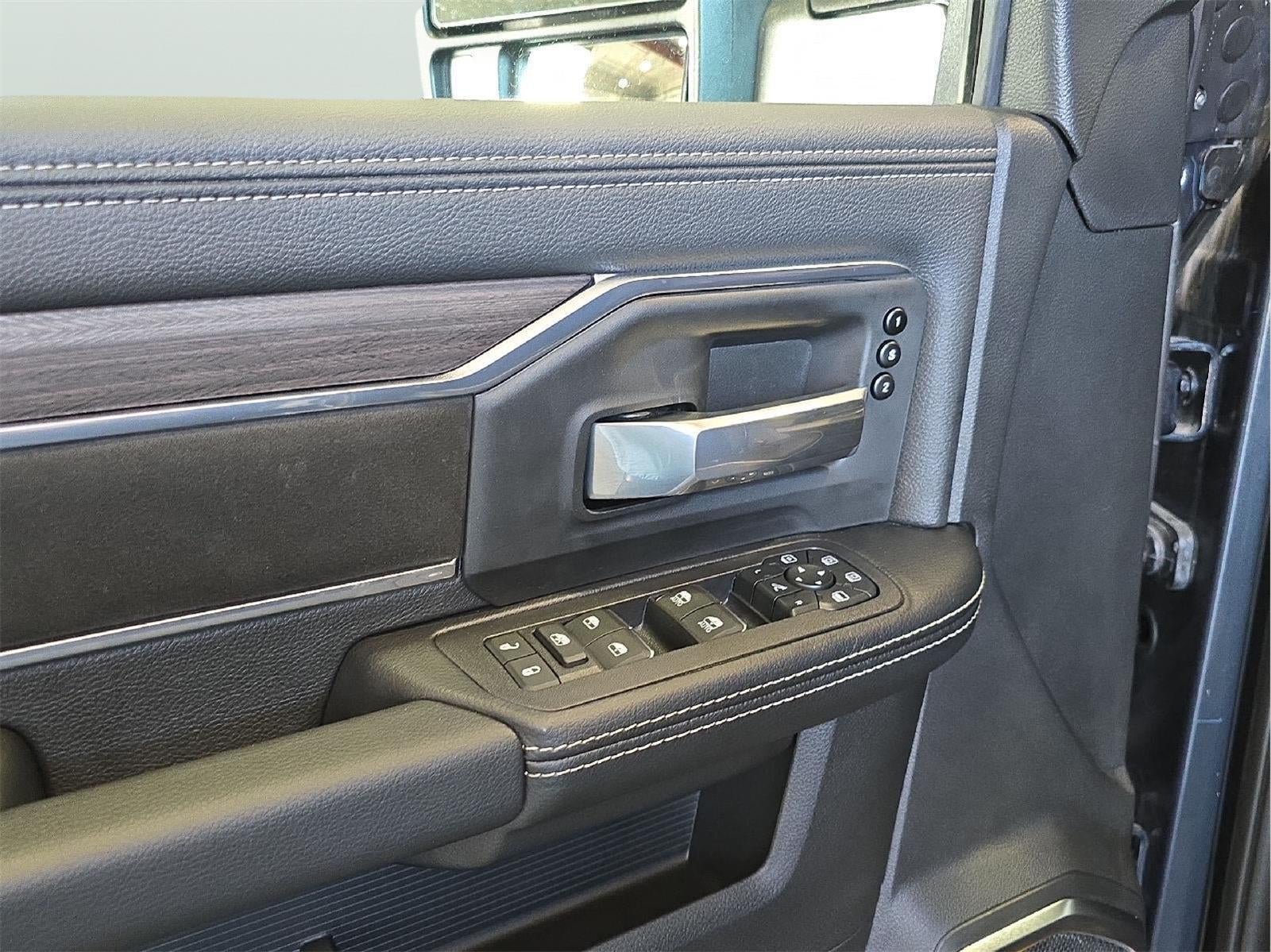 2026 RAM 3500 RAM 3500 LARAMIE CREW CAB 4X4 8' BOX