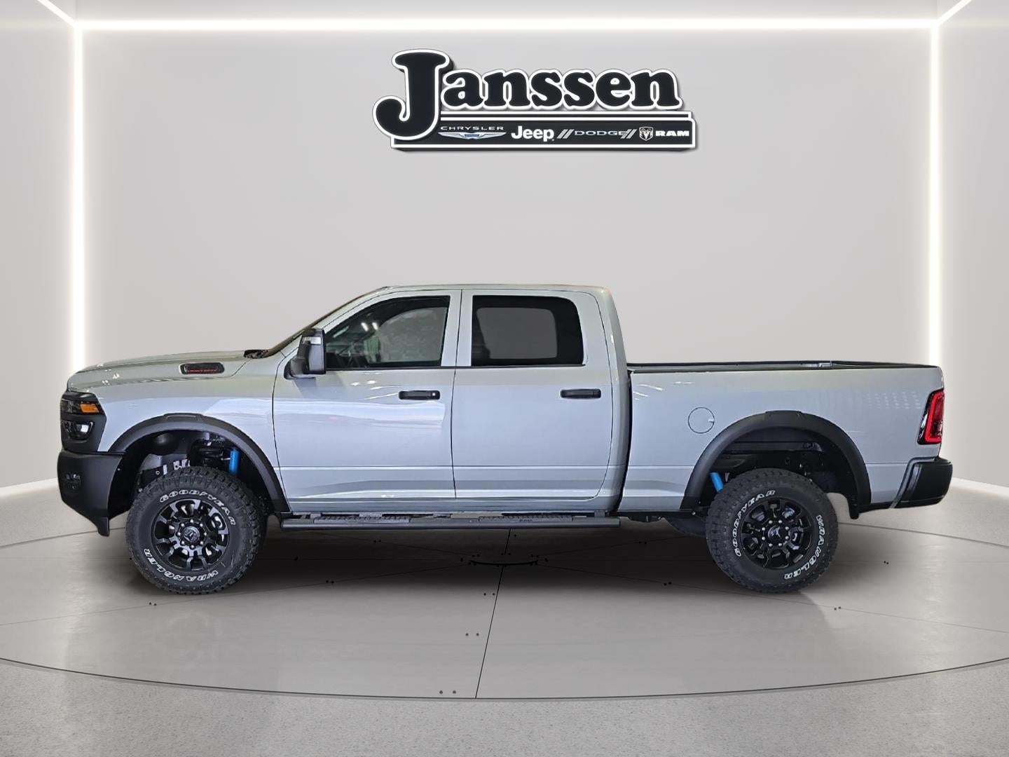 2026 RAM 2500 RAM 2500 TRADESMAN CREW CAB 4X4 6'4' BOX