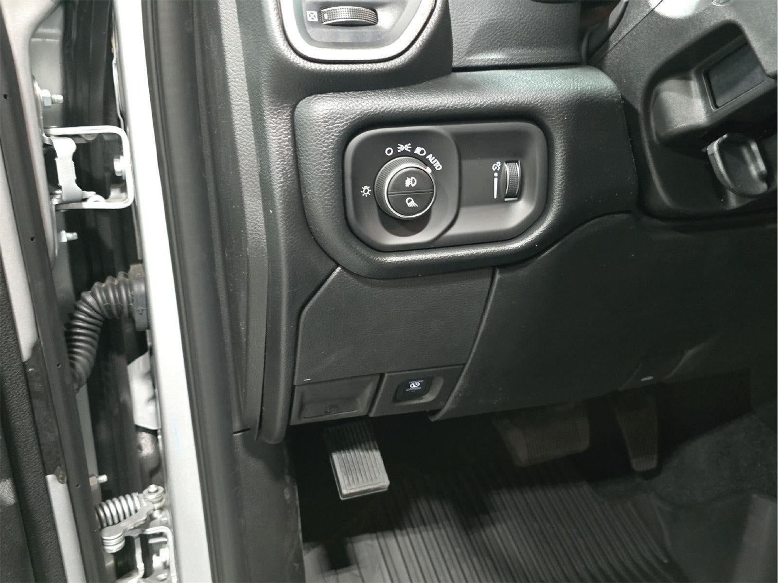 2026 RAM 2500 RAM 2500 TRADESMAN CREW CAB 4X4 6'4' BOX