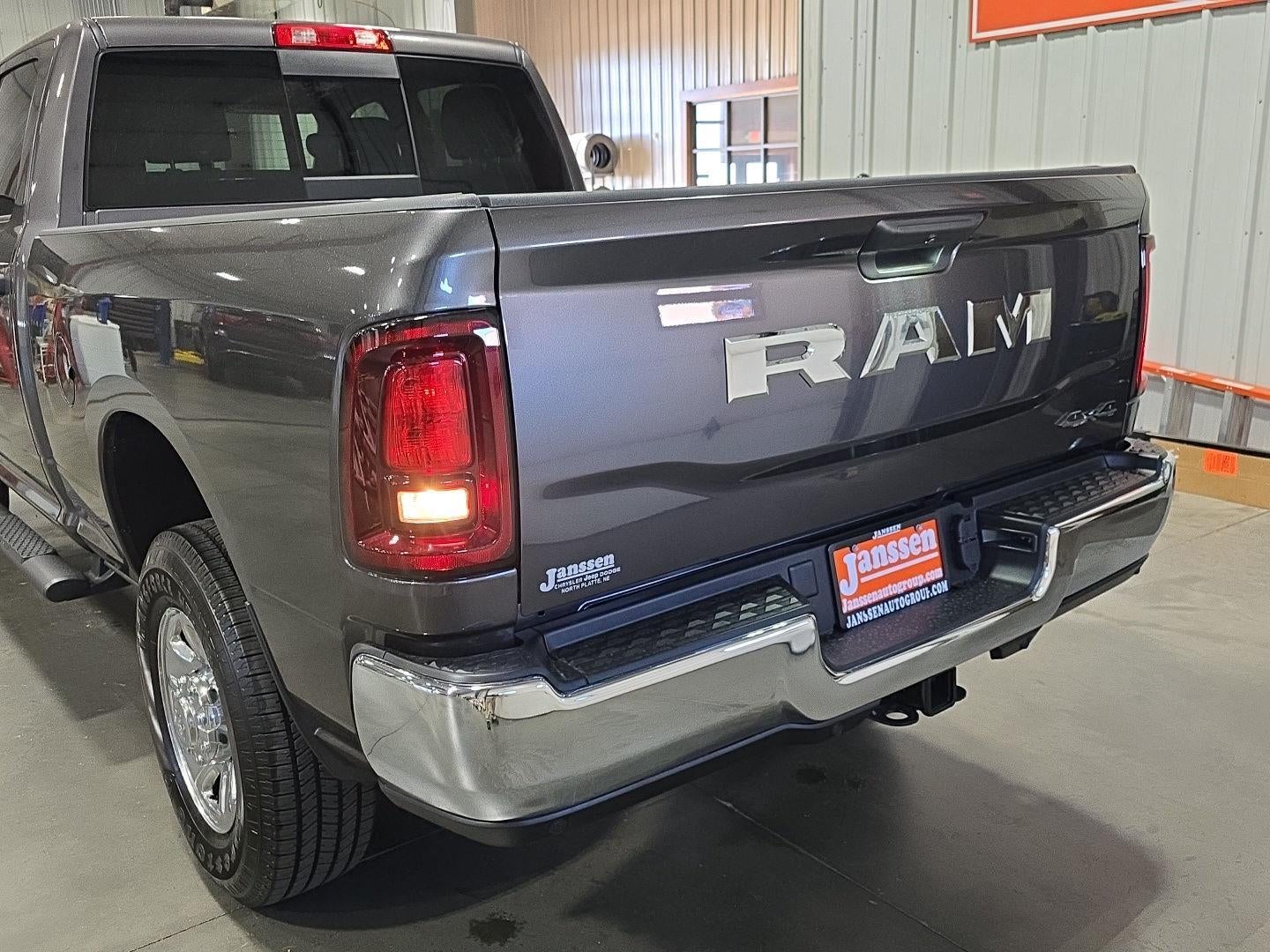 2026 RAM 2500 RAM 2500 TRADESMAN CREW CAB 4X4 6'4' BOX