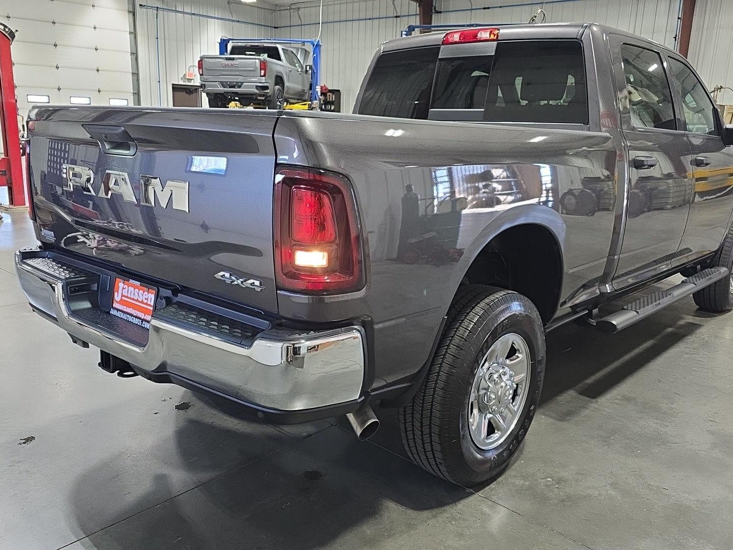 2026 RAM 2500 RAM 2500 TRADESMAN CREW CAB 4X4 6'4' BOX