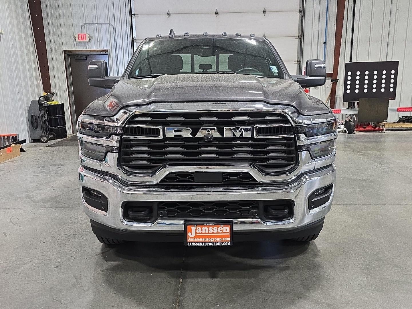 2026 RAM 2500 RAM 2500 TRADESMAN CREW CAB 4X4 6'4' BOX
