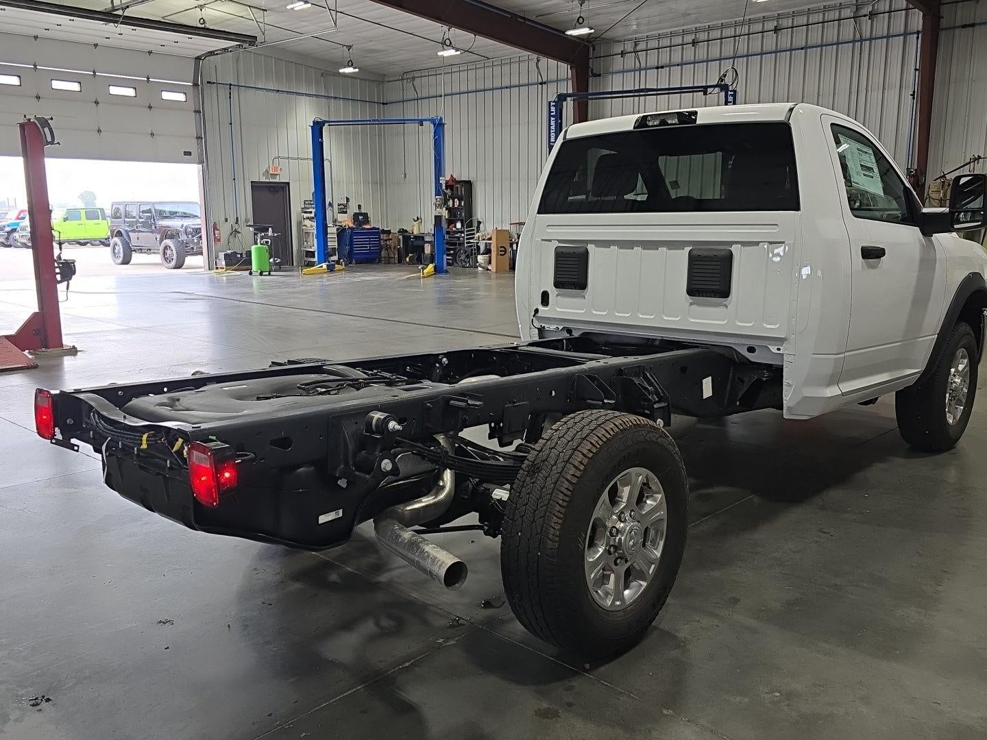 2026 RAM 3500 Chassis Cab RAM 3500 TRADESMAN CHASSIS REGULAR CAB 4X4 60' CA