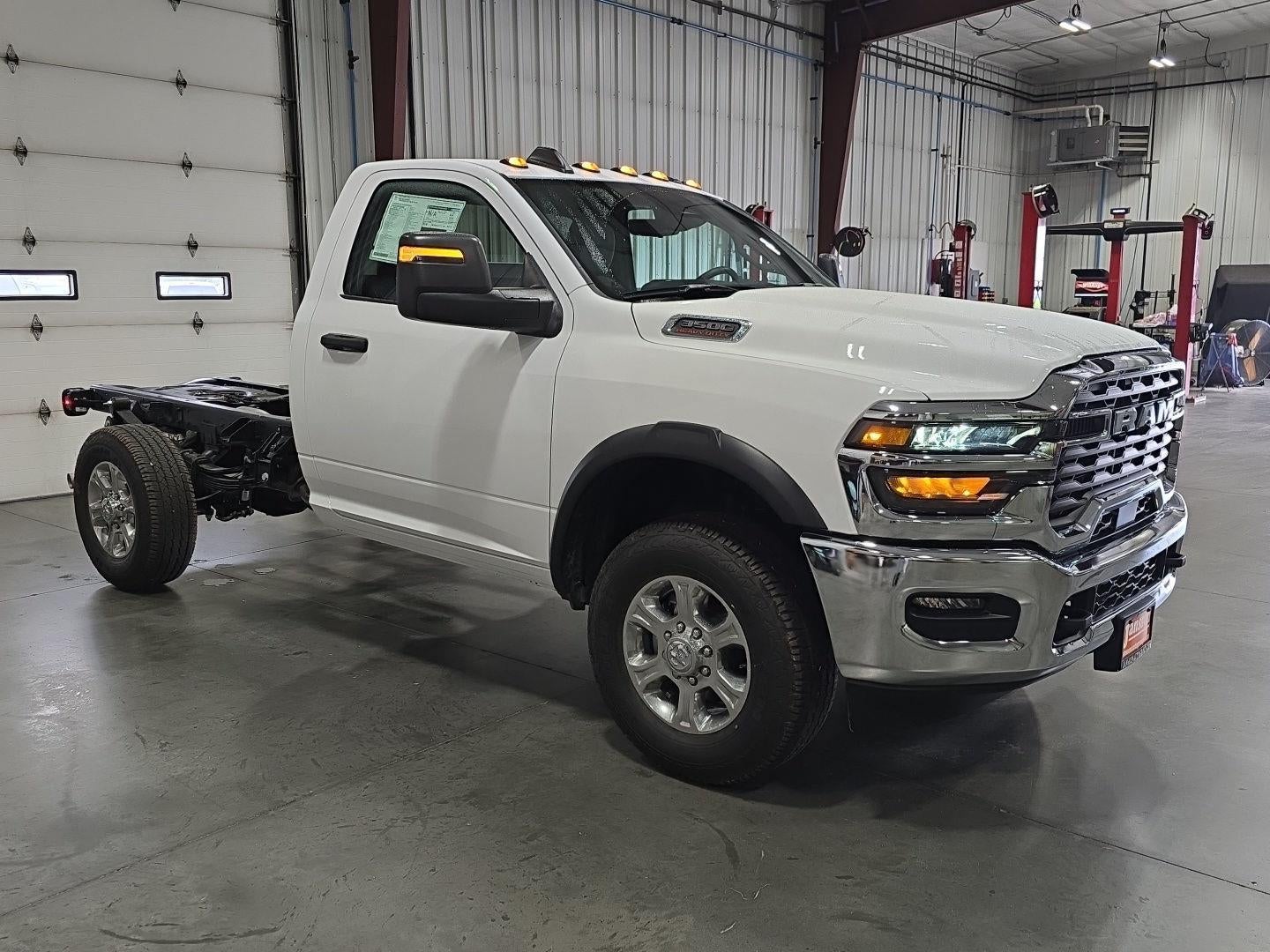 2026 RAM 3500 Chassis Cab RAM 3500 TRADESMAN CHASSIS REGULAR CAB 4X4 60' CA