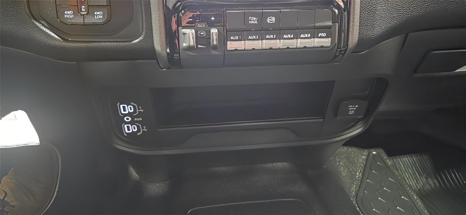 2026 RAM 3500 Chassis Cab RAM 3500 TRADESMAN CREW CAB CHASSIS 4X4 60' CA