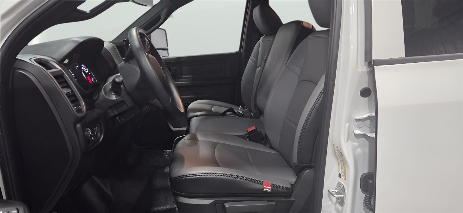 2026 RAM 3500 Chassis Cab RAM 3500 TRADESMAN CREW CAB CHASSIS 4X4 60' CA