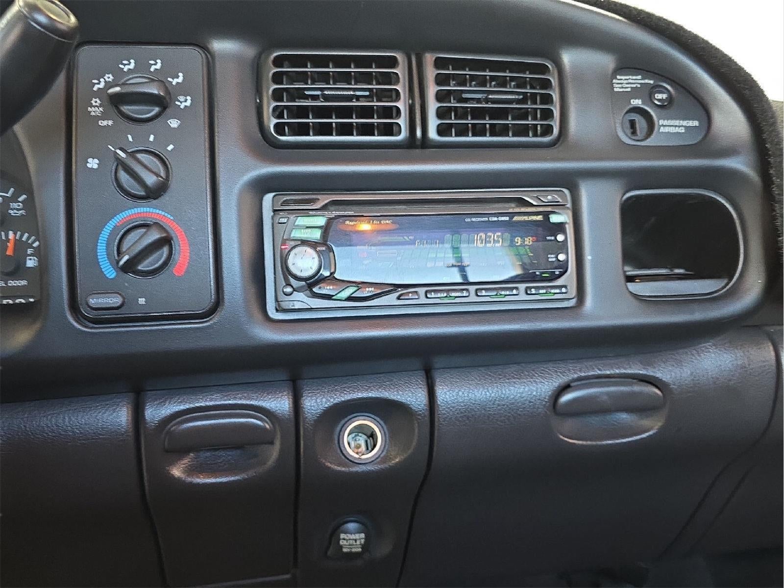 2001 Dodge RAM 1500 Base
