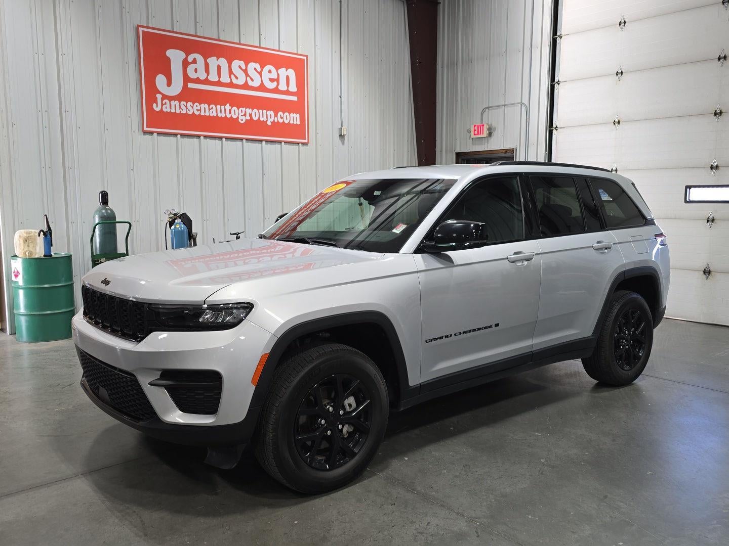 2024 Jeep Grand Cherokee Altitude