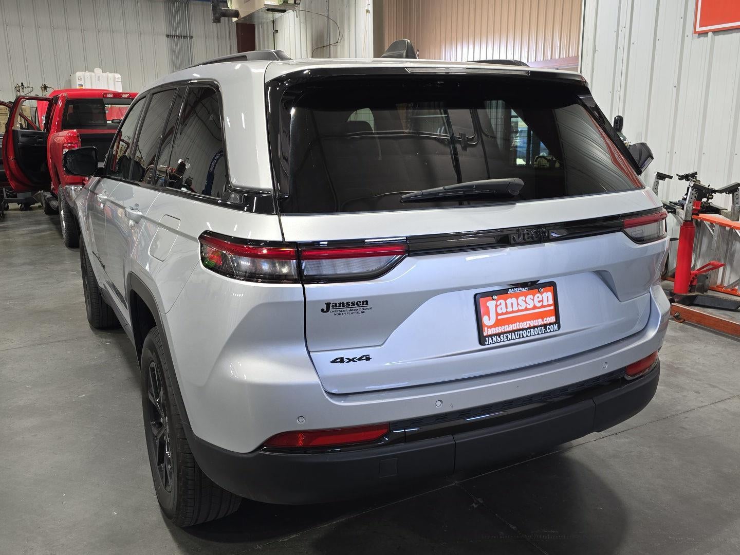 2024 Jeep Grand Cherokee Altitude