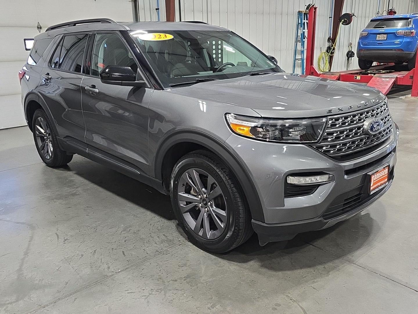 2023 Ford Explorer XLT