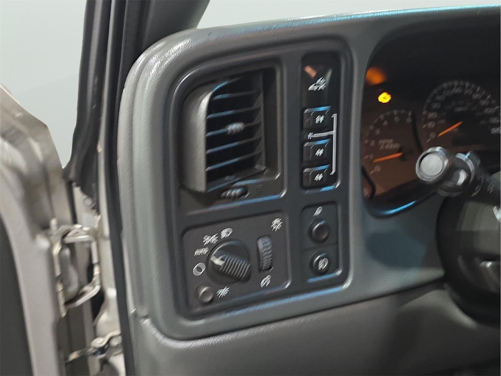 2005 Chevrolet Silverado 2500HD LS