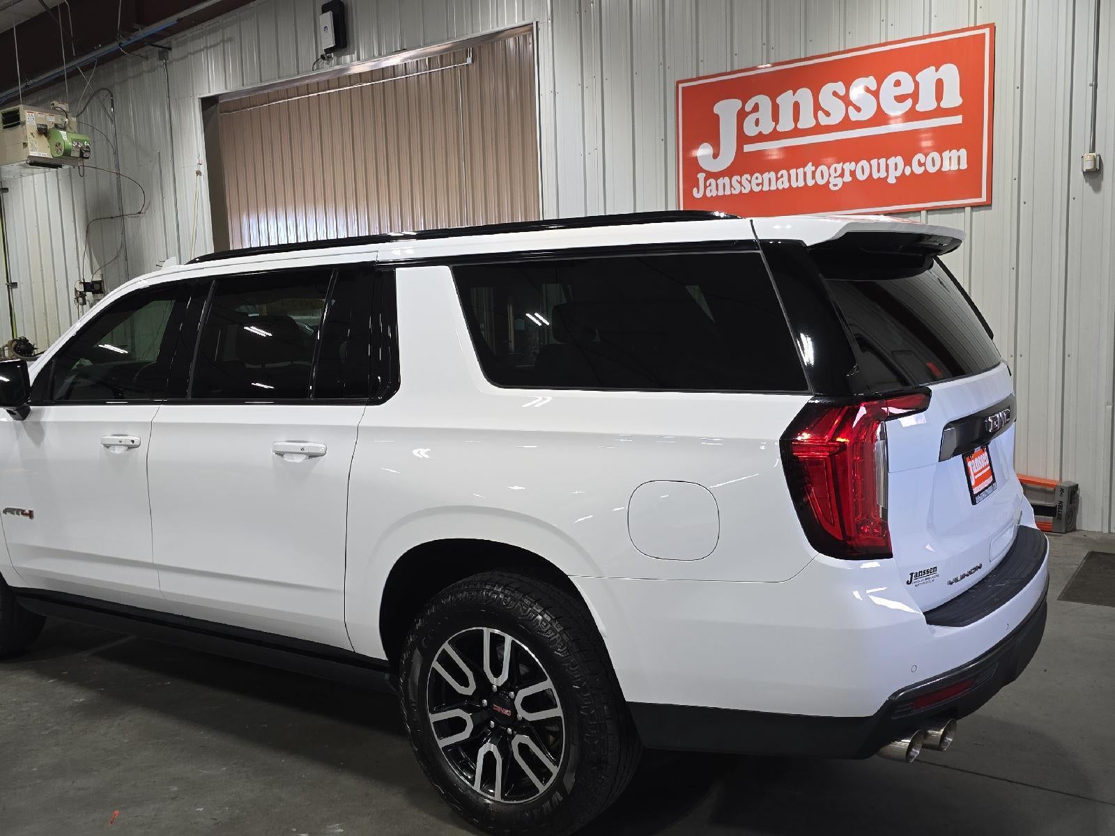 2024 GMC Yukon XL AT4