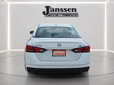 2025 Nissan Altima SR