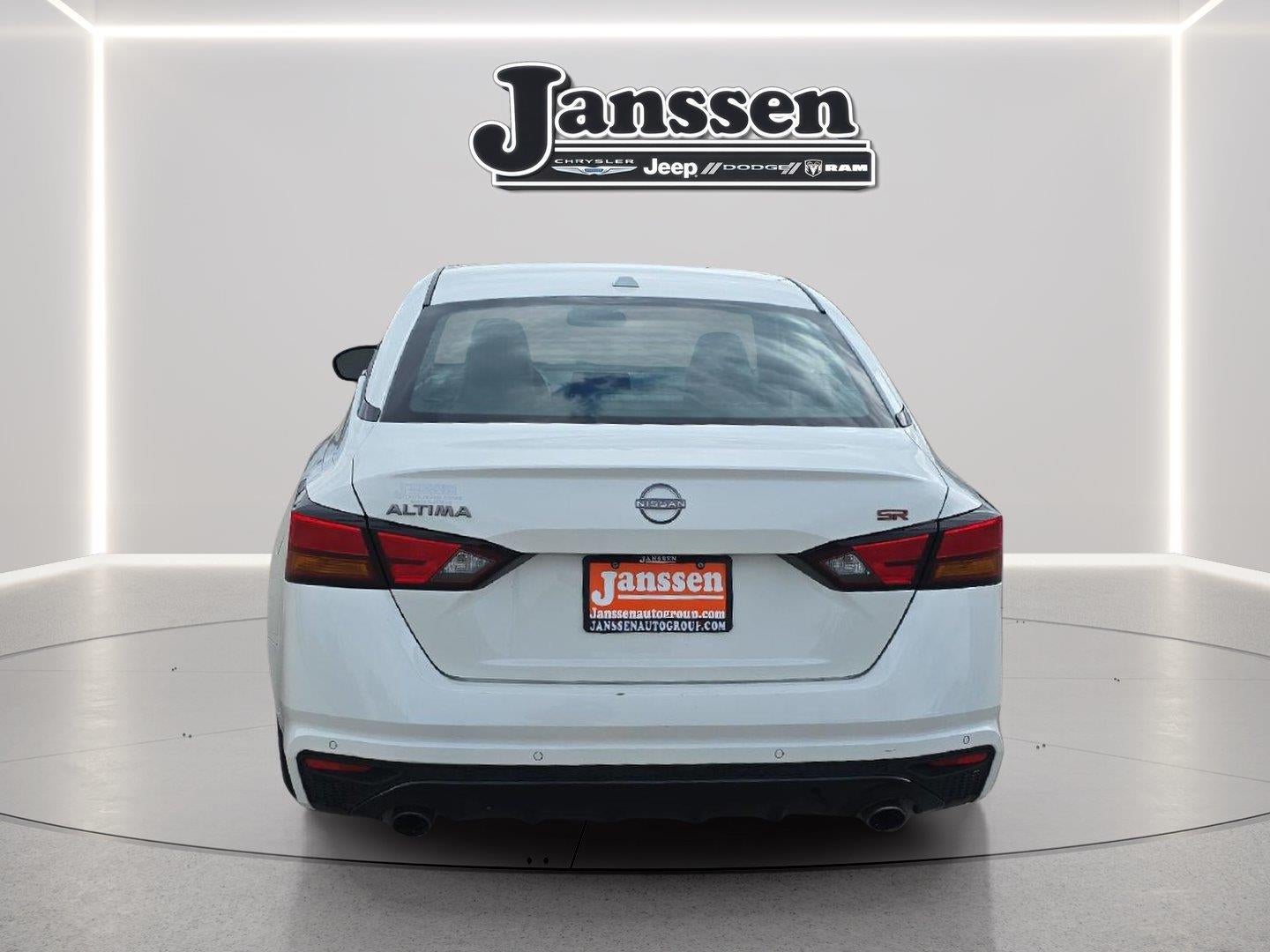 2025 Nissan Altima SR