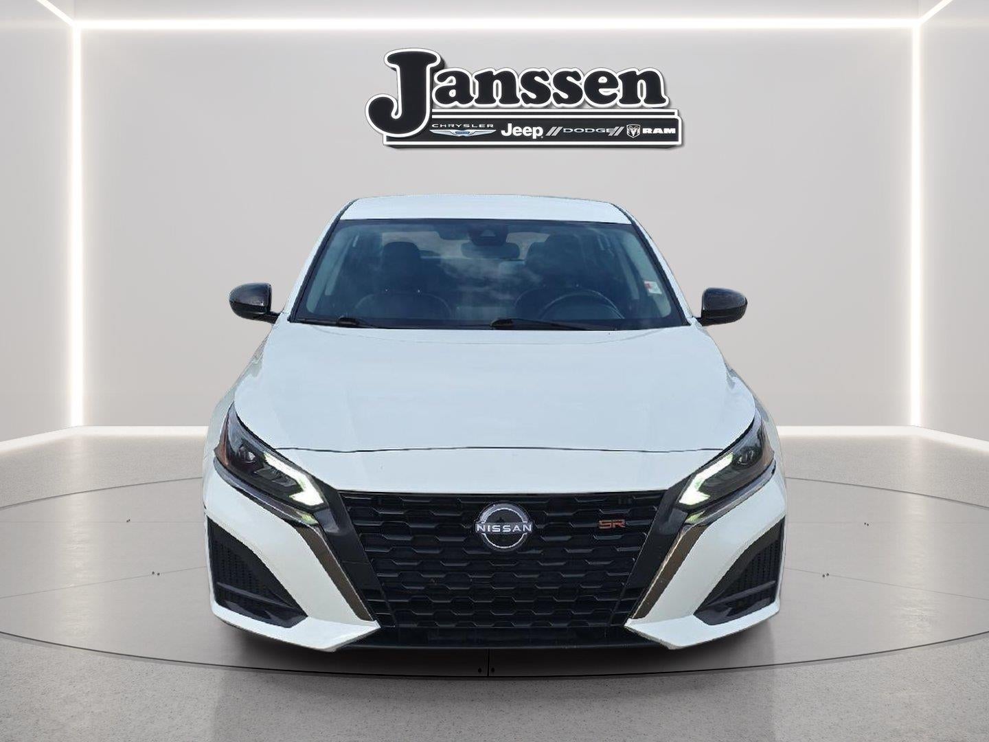 2025 Nissan Altima SR
