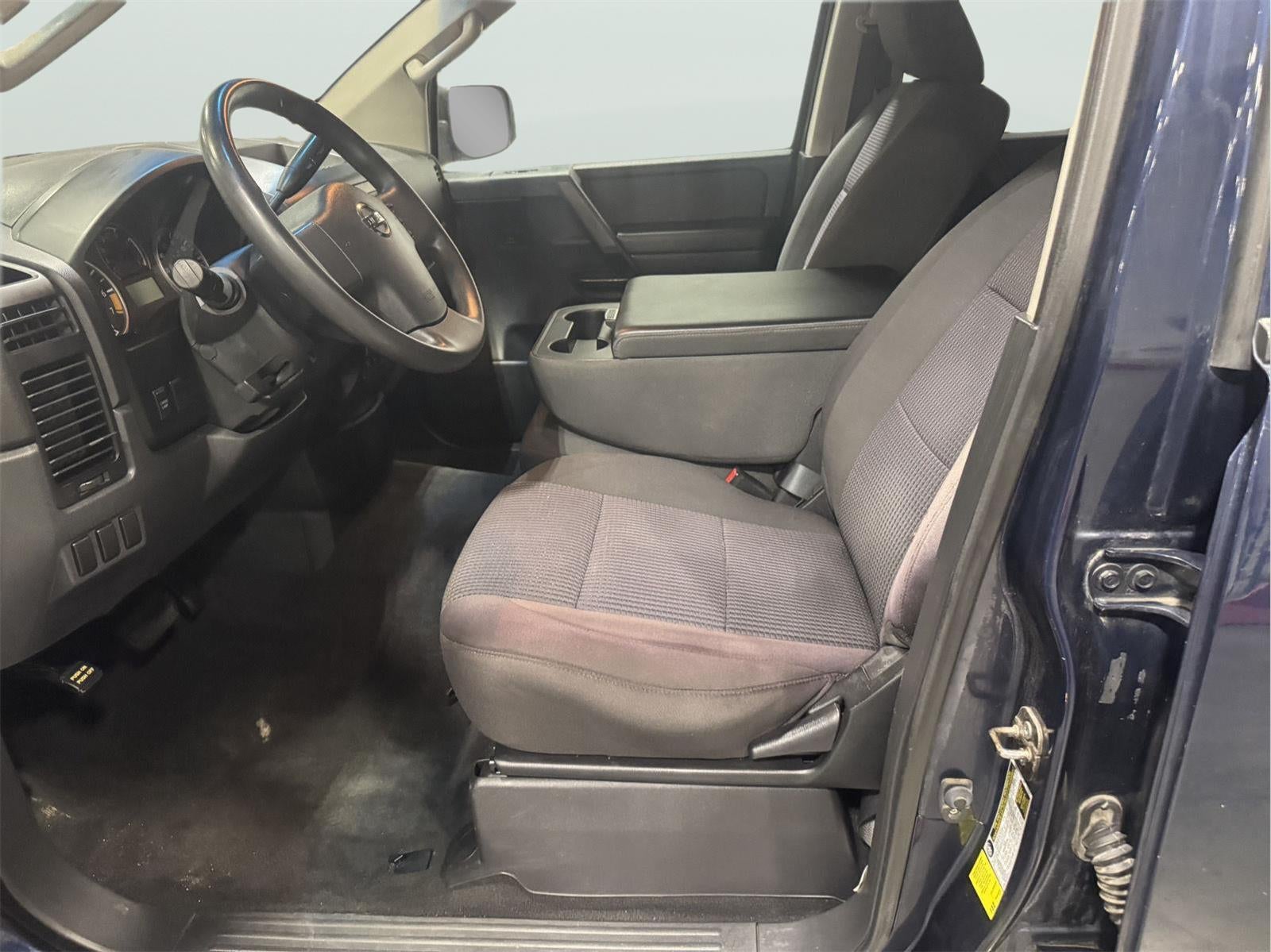 2012 Nissan Titan SV