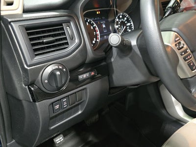 2023 Nissan Titan SV