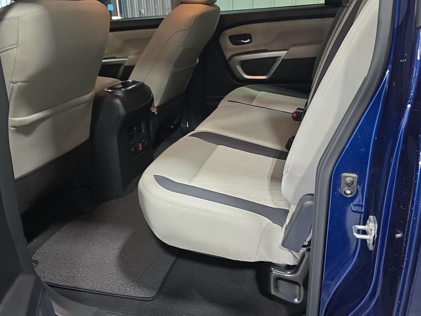 2023 Nissan Titan SV