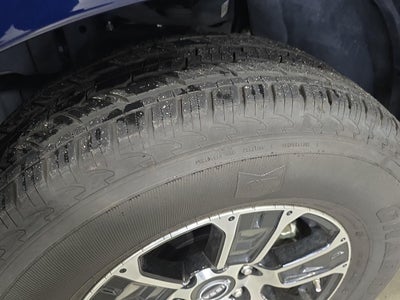 2023 Nissan Titan SV