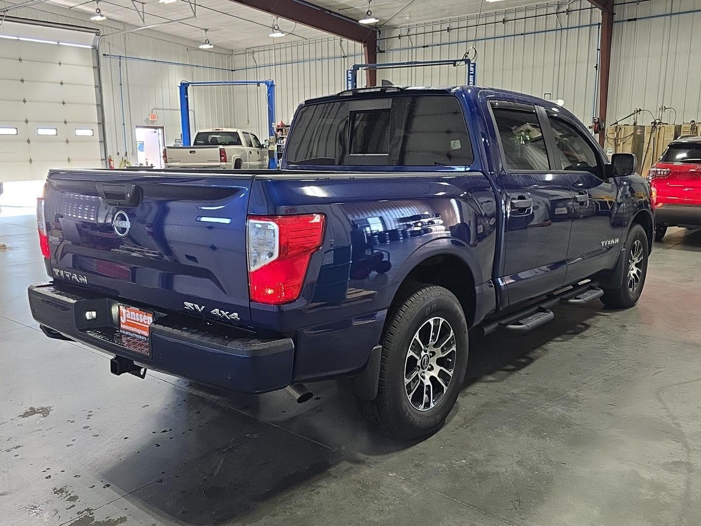 2023 Nissan Titan SV