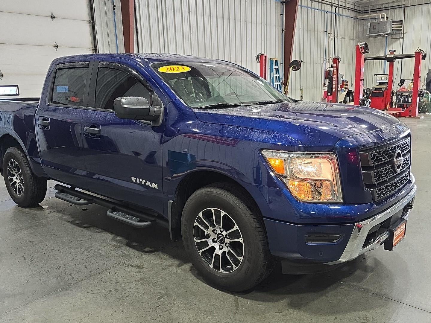 2023 Nissan Titan SV