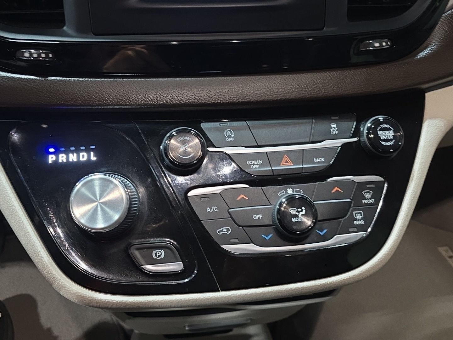 2017 Chrysler Pacifica Touring