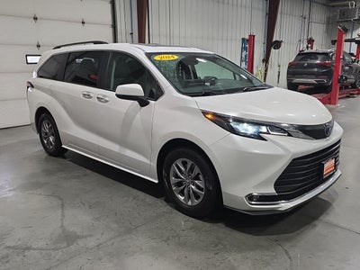 2024 Toyota Sienna XLE