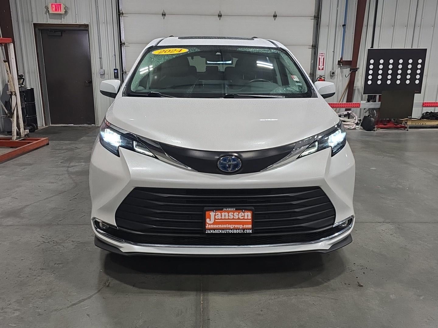 2024 Toyota Sienna XLE