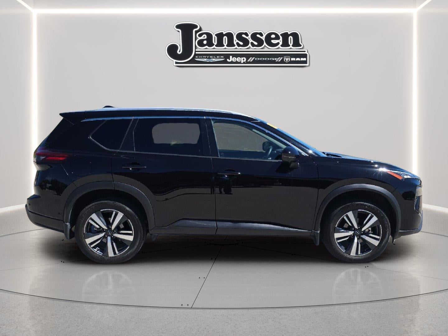 2025 Nissan Rogue SL